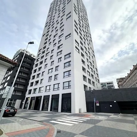 New Near Tipos Arena, Free Parking, Danubius One Building Apartment *