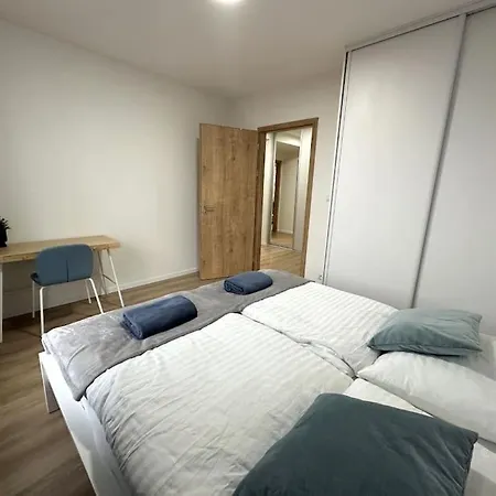 Apartment New Near Tipos Arena, Free Parking, Danubius One Building