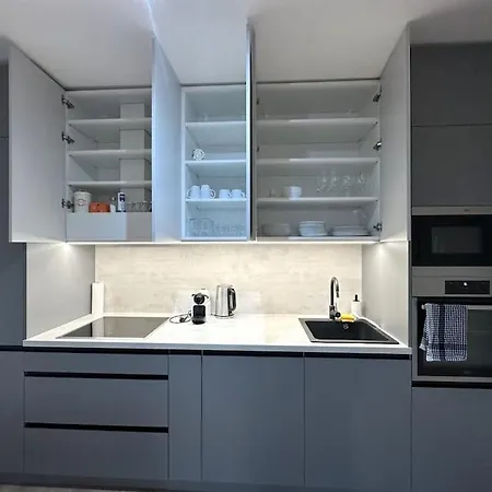 New Near Tipos Arena, Free Parking, Danubius One Building Apartment *