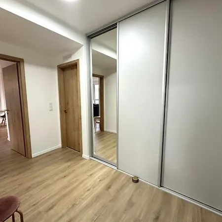 شقة New Near Tipos Arena, Free Parking, Danubius One Building