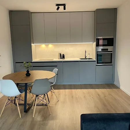New Near Tipos Arena, Free Parking, Danubius One Building Apartment