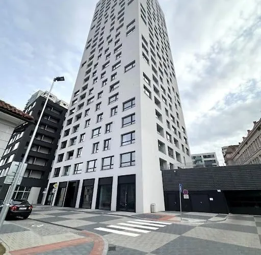 New Near Tipos Arena, Free Parking, Danubius One Building דירה *