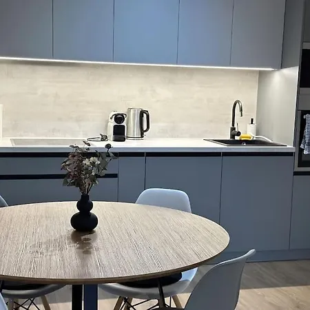 New Near Tipos Arena, Free Parking, Danubius One Building Appartement